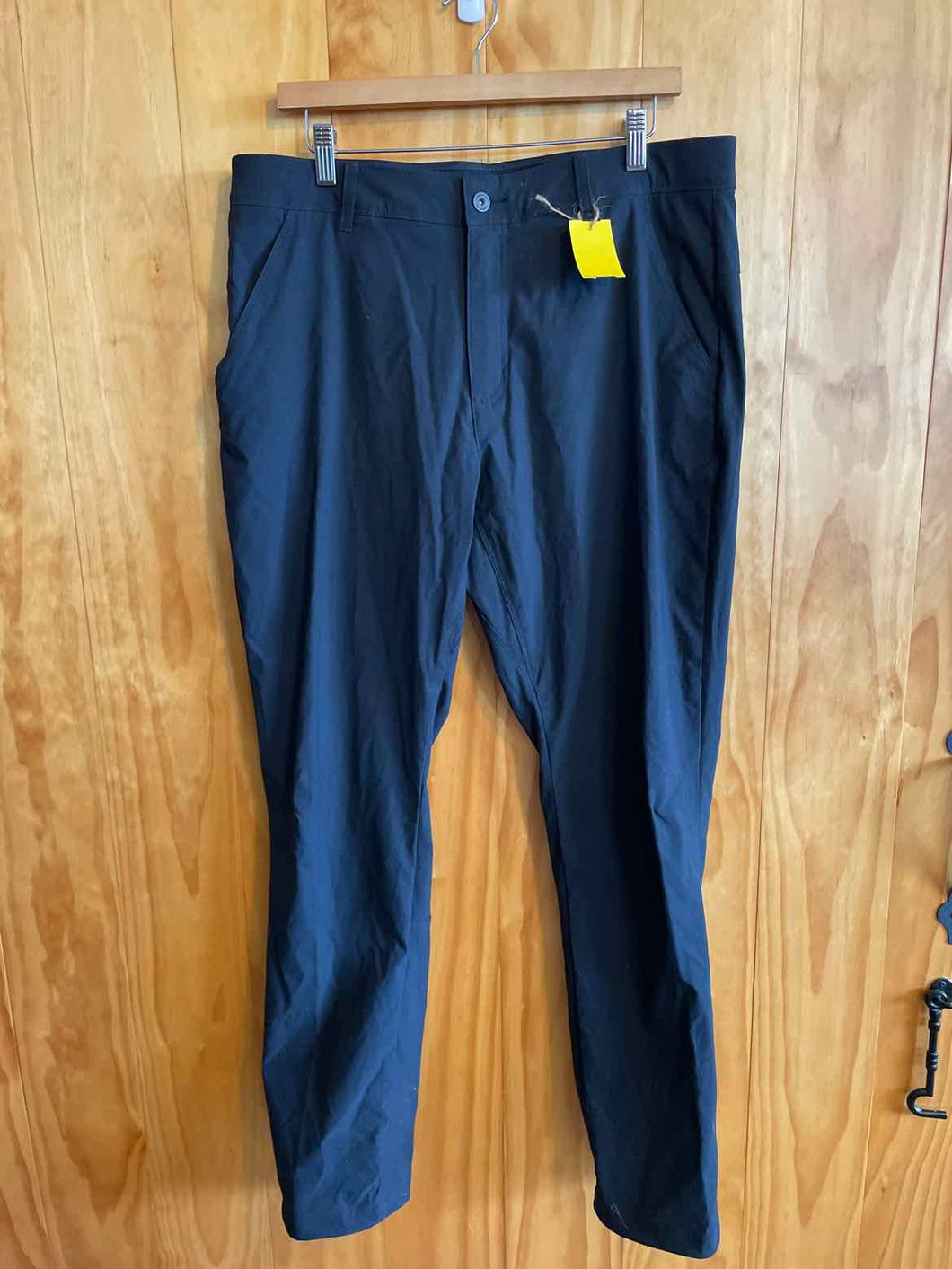 Size 36 Columbia Men's Hiking Pants