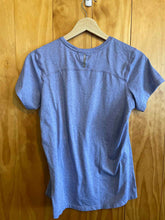 Load image into Gallery viewer, Size M REI Purple Women's Short Sleeve Shirt
