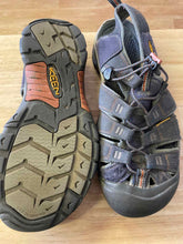Load image into Gallery viewer, 10 Keen Men&#39;s Sandals
