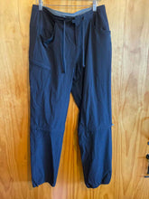 Load image into Gallery viewer, Size 8 Mountain Hardwear Black Women's Hiking Pants
