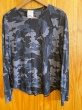 Load image into Gallery viewer, Size Medium Prana Black Women's Long Sleeve Shirt
