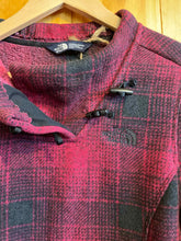 Load image into Gallery viewer, Size Medium The North Face Red Women's Sweater &amp; Sweatshirt
