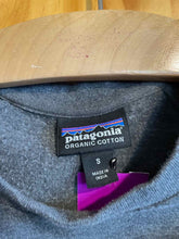 Load image into Gallery viewer, Size Small Patagonia Men&#39;s Long Sleeve Shirt
