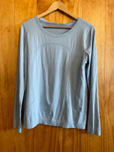 Load image into Gallery viewer, Lululemon Blue Women's Long Sleeve Shirt
