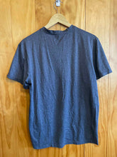 Load image into Gallery viewer, Size M Eddie Bauer Men's Short Sleeve Shirt

