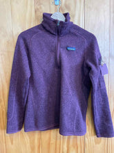 Load image into Gallery viewer, Size Medium Patagonia Purple Women's Fleece Sweatshirt

