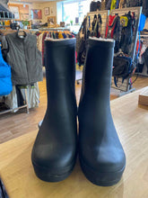 Load image into Gallery viewer, Women's Shoe Size 9 Chooka Black Boots
