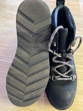 Load image into Gallery viewer, Women's Shoe Size 5 Sorel Black Boots
