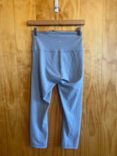 Load image into Gallery viewer, Size 9 Lululemon Light Blue Women&#39;s Leggings
