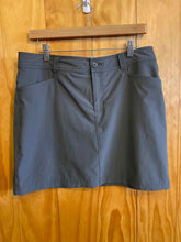 Load image into Gallery viewer, Size 10 Eddie Bauer Grey Skort
