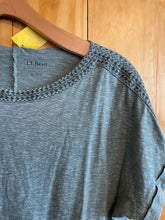 Load image into Gallery viewer, Size L LL Bean Green Women's Short Sleeve Shirt
