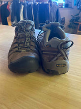 Load image into Gallery viewer, Women's Shoe Size 8 Keen Brown Women's  Casual Shoes
