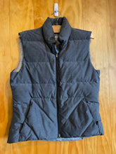 Load image into Gallery viewer, Size Small Eddie Bauer Black Women's Vest
