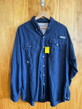 Load image into Gallery viewer, Size Large Columbia Men's Long Sleeve Shirt
