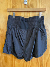 Load image into Gallery viewer, Size M Free People Black Women's Shorts
