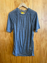 Load image into Gallery viewer, Size Large Smart Wool Men's Short Sleeve Shirt
