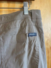 Load image into Gallery viewer, Size 34 Eddie Bauer Men&#39;s Pants
