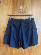 Load image into Gallery viewer, Size Large Pearl Izumi Black Women&#39;s Shorts
