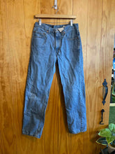 Load image into Gallery viewer, Size 32 Levi&#39;s Men&#39;s Jeans
