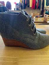 Load image into Gallery viewer, Women&#39;s Shoe Size 8 Dr. Scholl&#39;s Grey Misc. Shoes
