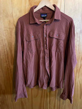 Load image into Gallery viewer, Size Large Patagonia Men's Long Sleeve Shirt
