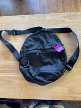 Load image into Gallery viewer, Eddie Bauer Travel Bag
