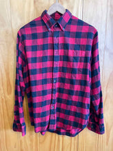 Load image into Gallery viewer, Size Medium Lands End Men's Flannel
