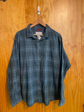 Load image into Gallery viewer, Size Large Columbia Men&#39;s Long Sleeve Shirt
