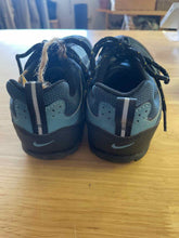Load image into Gallery viewer, Women's Shoe Size 9.5 Nike Teal Cycling Shoes
