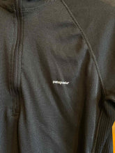 Load image into Gallery viewer, Size Small Patagonia Black Women's Base Layer Bottom
