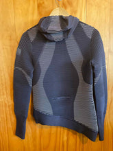Load image into Gallery viewer, Size Medium Under Armour Black Women&#39;s Hoodie
