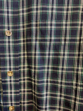 Load image into Gallery viewer, Size M LL Bean Men's Long Sleeve Shirt
