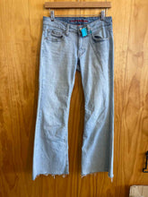 Load image into Gallery viewer, Size 4/27 Lucky Brand Light Blue Women's Jeans
