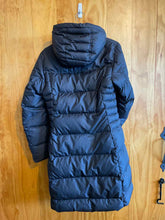 Load image into Gallery viewer, Women Size Small Patagonia Black Women's Winter Jacket
