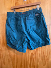 Load image into Gallery viewer, Size Large Eddie Bauer Men's Shorts
