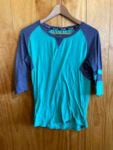 Load image into Gallery viewer, Size L Dakine Green Women's Long Sleeve Shirt
