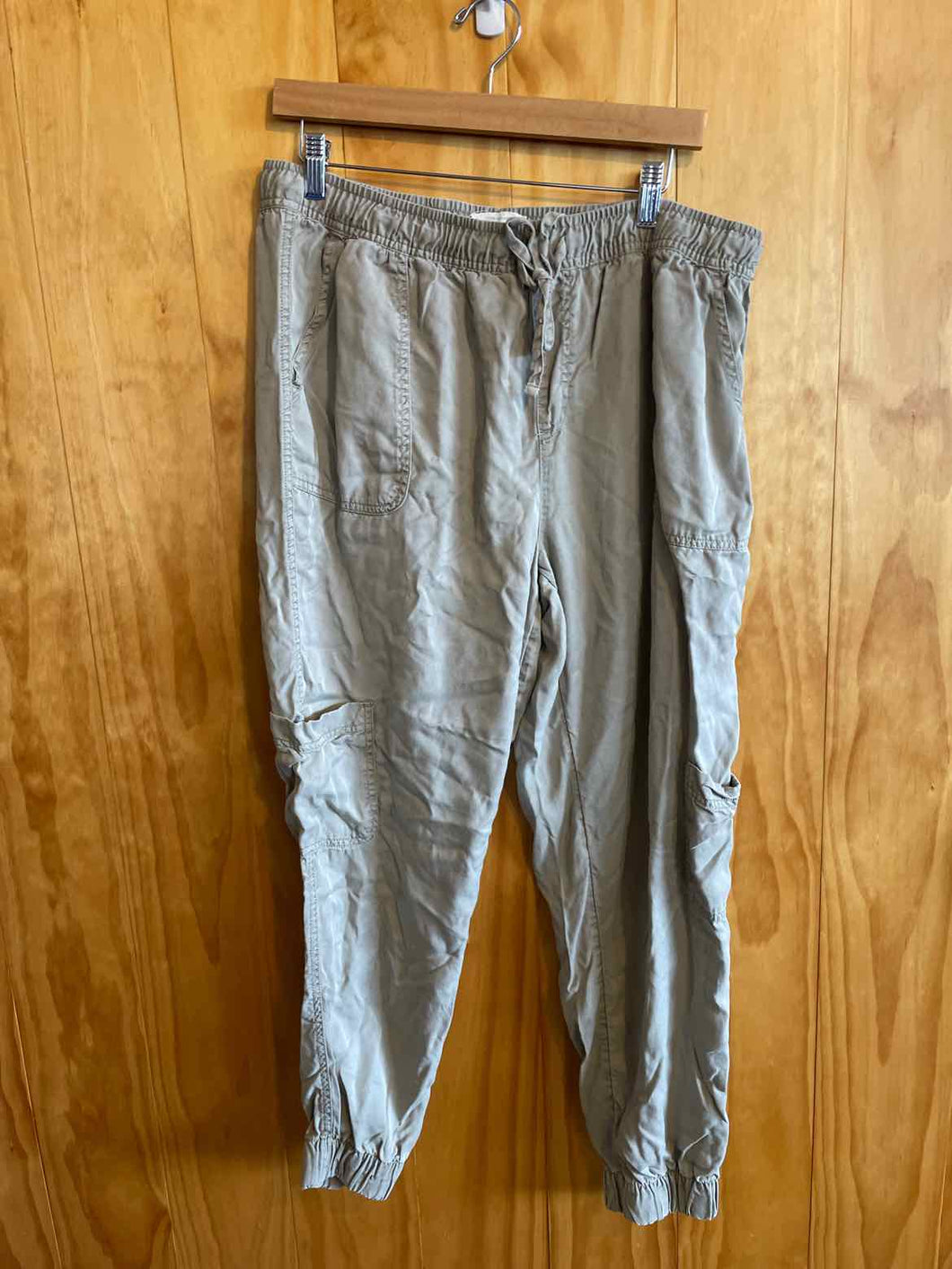 Size XL C&C Khaki Women's Pants