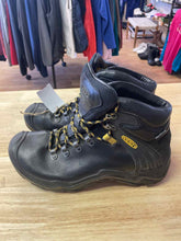 Load image into Gallery viewer, 11.5 Keen Men&#39;s Hiking Boots
