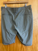 Load image into Gallery viewer, Size 34 Billabong Men's Shorts
