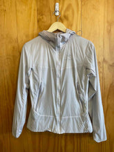 Load image into Gallery viewer, Women Size Medium Arc'teryx White Women's Light Jacket
