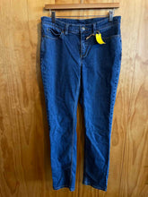 Load image into Gallery viewer, Size 8 Duluth Trading Blue Women's Jeans
