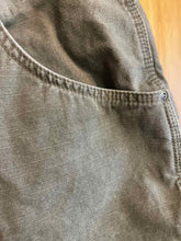 Load image into Gallery viewer, Size 40 Wrangler Men's Shorts
