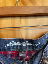 Load image into Gallery viewer, Size 6 Eddie Bauer Blue Women&#39;s Jeans
