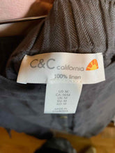 Load image into Gallery viewer, Size Medium C&amp;C California Grey Skirt
