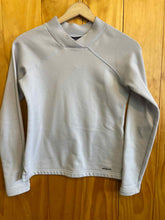 Load image into Gallery viewer, Size XS Patagonia Lavender Women's Long Sleeve Shirt

