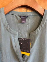 Load image into Gallery viewer, Size S Eddie Bauer Green Dress
