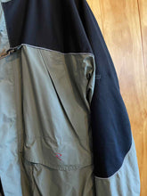 Load image into Gallery viewer, Size Large Redington Men's Jacket
