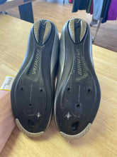 Load image into Gallery viewer, Specialized Womens 38 Cycling Shoes
