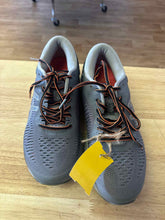 Load image into Gallery viewer, Women&#39;s Shoe Size 8 Asics Grey Running Shoes
