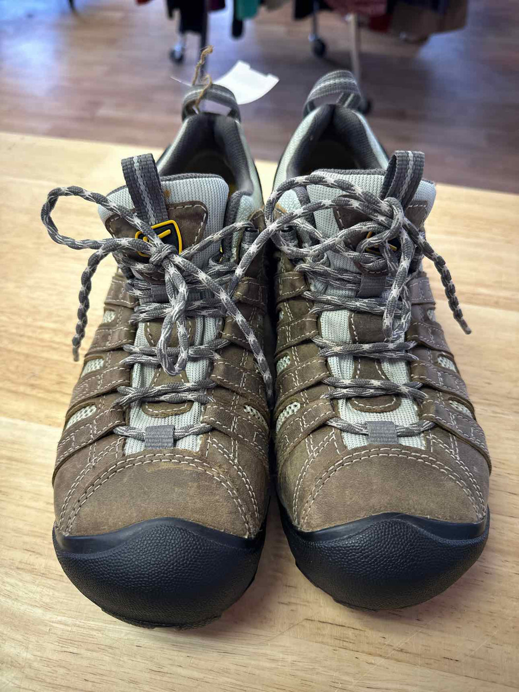Women's Shoe Size 9 Keen Brown Hiking Shoes